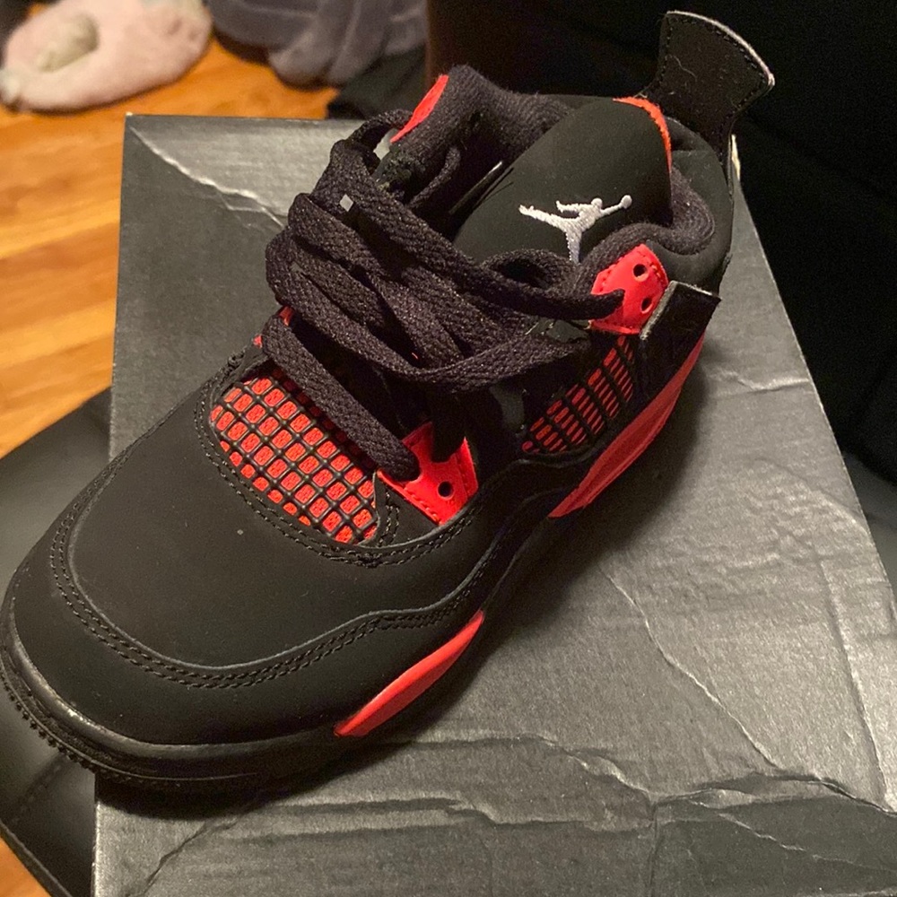 Retro Jordan 4